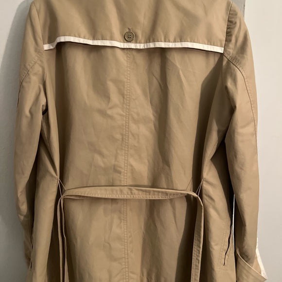 Classic Tan Double-Breasted Women's Coat size Large EUC - Picture 6 of 13